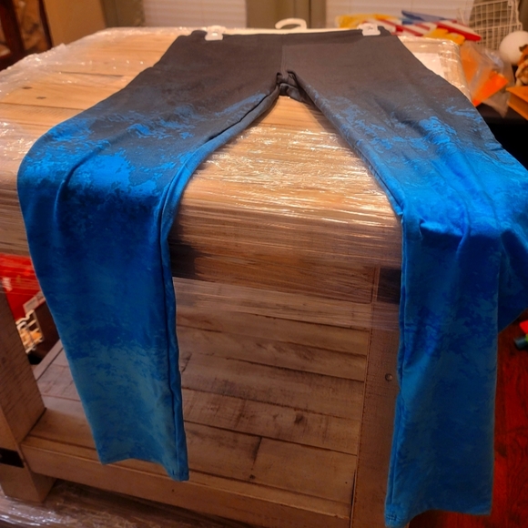 Buttery soft legging - Picture 1 of 16